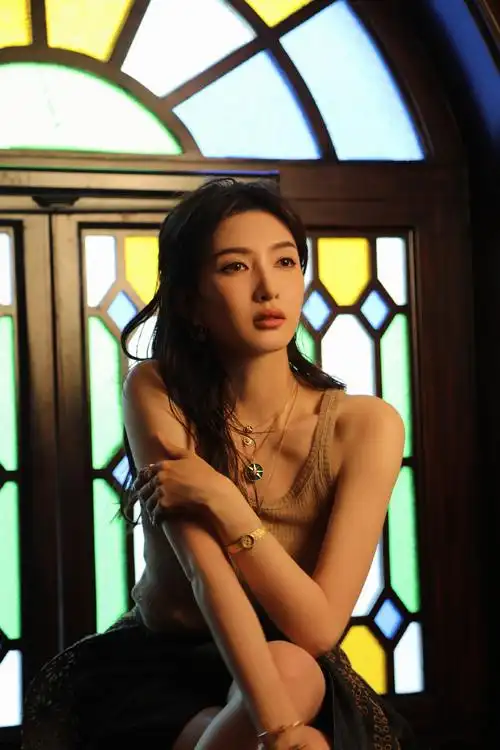 江疏影恋恋时光封面大片##江疏影精彩ok封面大片