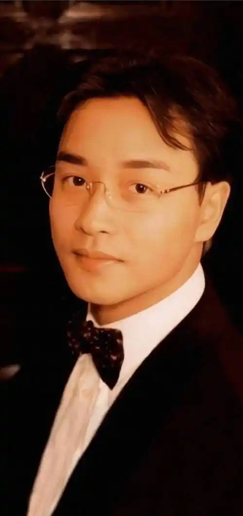 年轻时的张国荣和他的朋友们##ai模仿张国荣语气聊天