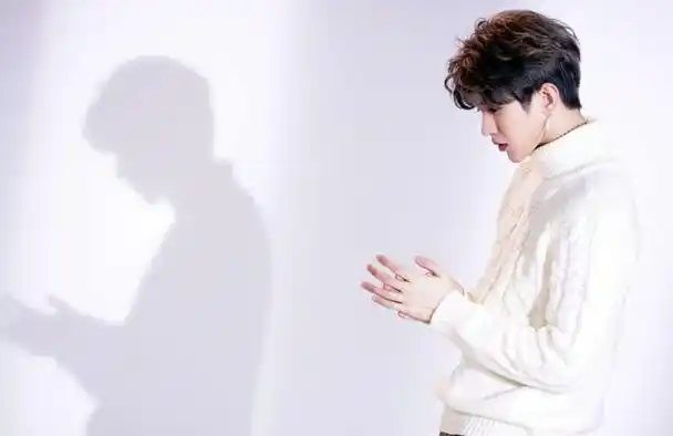 其实在2021年的时候,就有人说蔡徐坤有孩子,只不过没有相关证据,大家