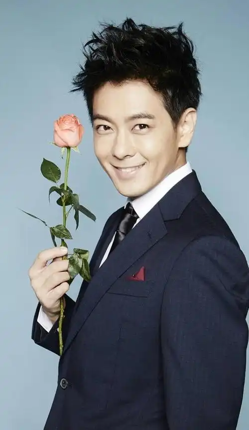 回顾:48岁的不老男神林志颖车祸后露面,这一次让所有人大跌眼镜