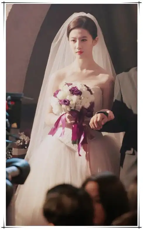 古力娜扎婚纱照超级仙,再看刘亦菲,直接沦陷,最美新娘归她莫属