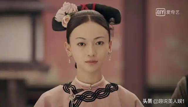延禧攻略中魏璎珞有6款宫女造型:初入宫时最丑,4种绒花戴得优雅