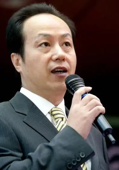 图罗京妻子近况曝光妻子走出悲伤爱子即将中考