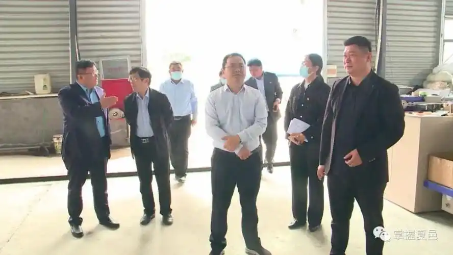 李建领一行先后来到豫宁食品,双联肉食,君尚纺织,普