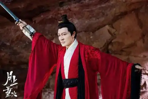 的父亲,宇文玉磐(崔鹏饰演)就是重烨(李宗翰饰演)走火入魔时杀死的