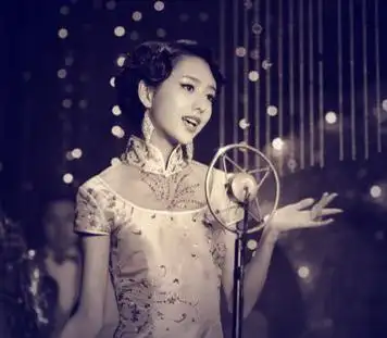 佟丽娅佟丽娅李小冉深的就是她和钟汉良的吻戏,一翻资料,演的民国剧真