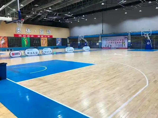 室内篮球馆