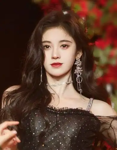 鞠婧祎真的是角度美女吗?这几张图告诉你真相