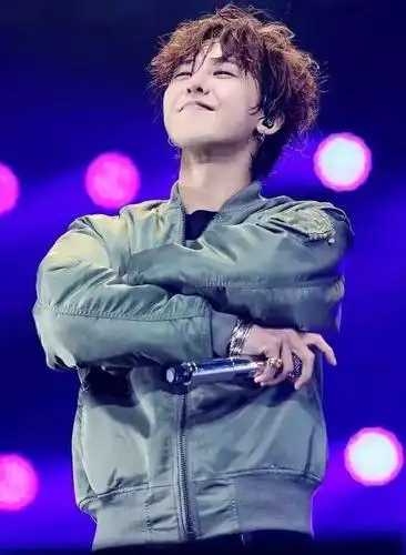 权志龙笑颜大集合|谢谢耀眼灿烂的你,让我们一直以来无比的幸福