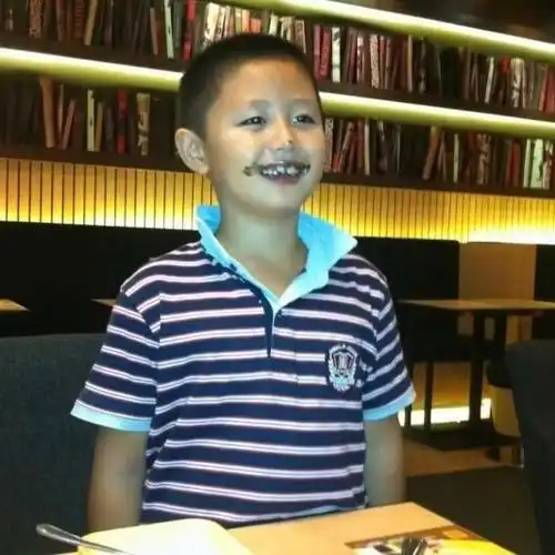 我最爱的小猪妹照片大合集,这是谁家胖妮子  #朱志鑫晒童年照