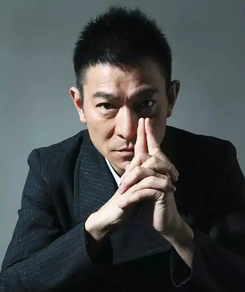 刘德华近照老婆出镜似大妈女儿还是很漂亮