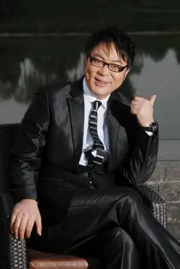 《前夫求爱记》热拍 高亚麟当劳模(图)