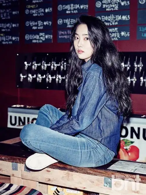 演员金素拉拍bnt写真 成熟魅力演绎百变女人