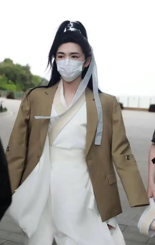 宋亚轩白衣古风造型