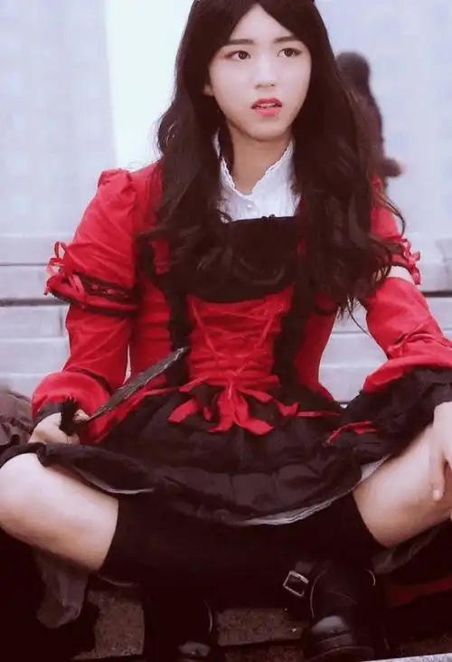 王俊凯穿裙子妩媚性感竟比女生还好看简直迷死人