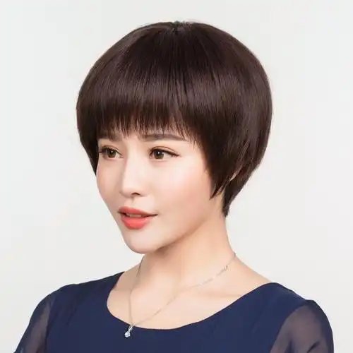 中年女性烫头显老