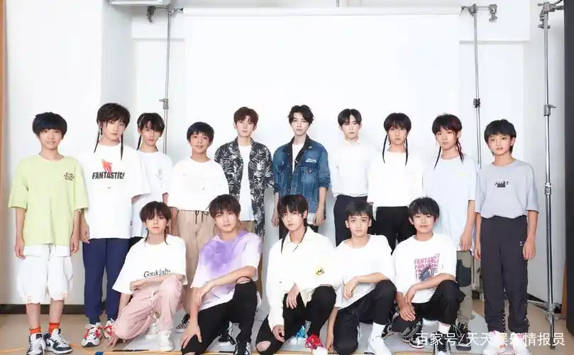 tf家族三代合照来了 网友:李飞又要来抢钱了