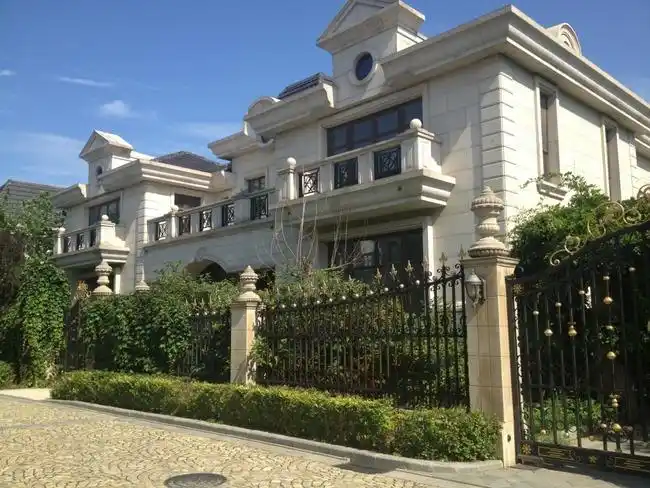 新推出财富公馆1688㎡欧式独栋 花园2亩 临景观