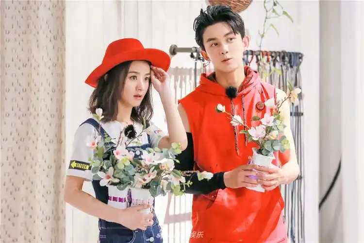 《奇楼》吴磊与赵丽颖组"晴天组合" 吴亦凡自叹孤单