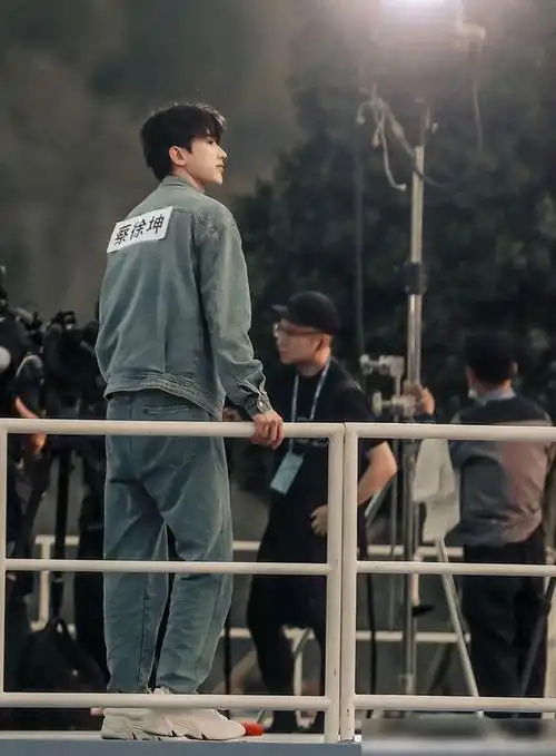 浅谈你眼中的蔡徐坤是怎样的人,2021重新认识了蔡徐坤