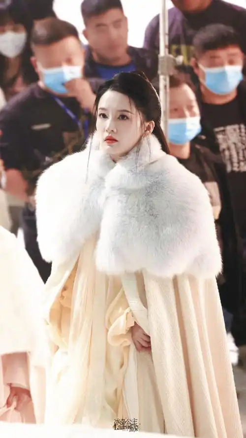 七夜雪首发剧照##终于等到李沁的古装了##曾舜晞看李沁的眼神