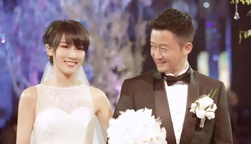 铁汉柔情,硬汉吴京为追谢楠苦等四个小时,这是什么神仙爱情故事_父母