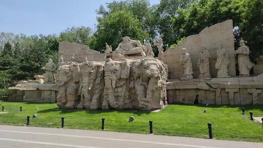 北京元大都遗址公园牡丹园到西土城段