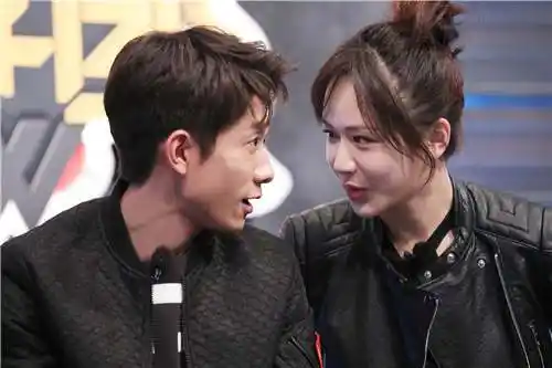 张一山杨紫相遇活宝姐弟上演相爱相杀