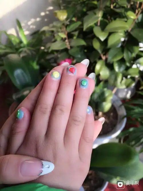 方圆形可爱光疗蓝黄红可爱小孩子指甲^_^美甲图片