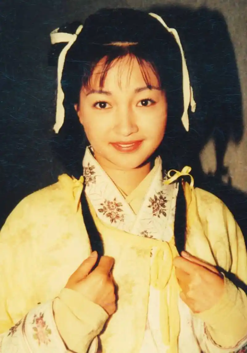 "最美郭襄"李绮红近照太显老!皮肤蜡黄眼袋明显,自曝消失原因_儿子