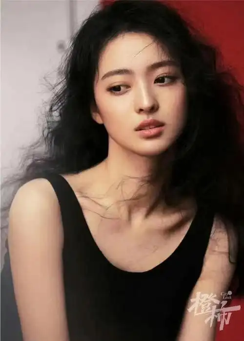 中戏艺考女生全国第一名曝光,网友直呼:美得有特色!