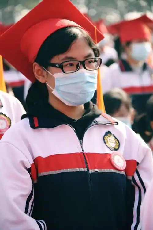 【安阳县实验中学】我校高三年级举行成人典礼仪式