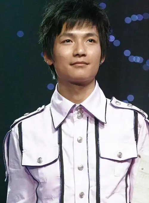 《快乐男声》选秀26年后,才知道,为什么陈楚生能稳坐冠军宝座