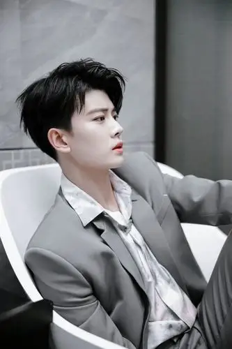 2020年最火男明星蔡徐坤势头很足王一博凭这街3超过肖战