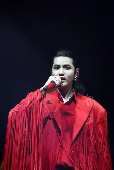 吴亦凡 | #天·地·东·西·alive tour吴亦凡2019巡回演唱会# | #在