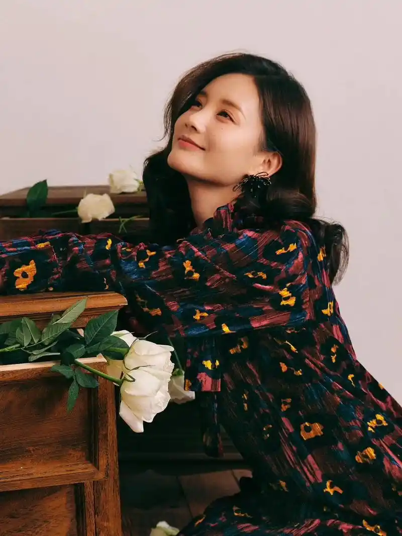 分享李一桐的杂志饰品搭配