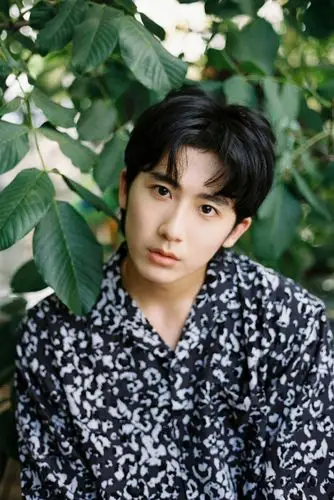 心动向狙击棋魂男主郝富申演技获赞港风写真戏内外诠释反差萌