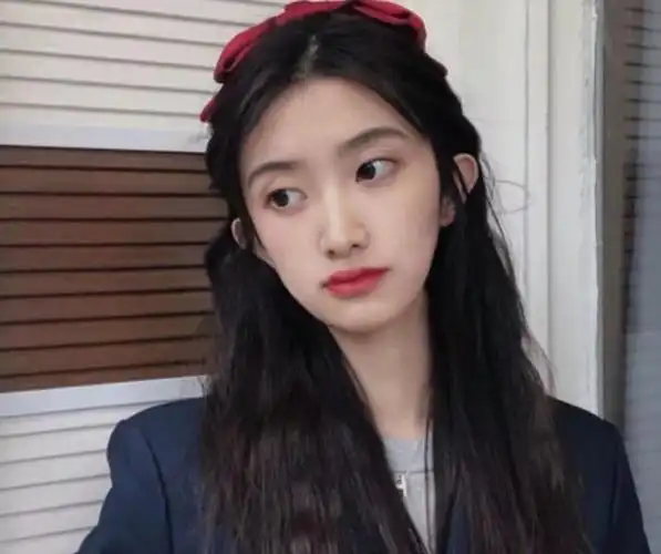 从来都没有成为别人的心心念念的人,女生头像图片-回车桌面