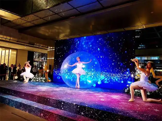 舞蹈水晶球表演