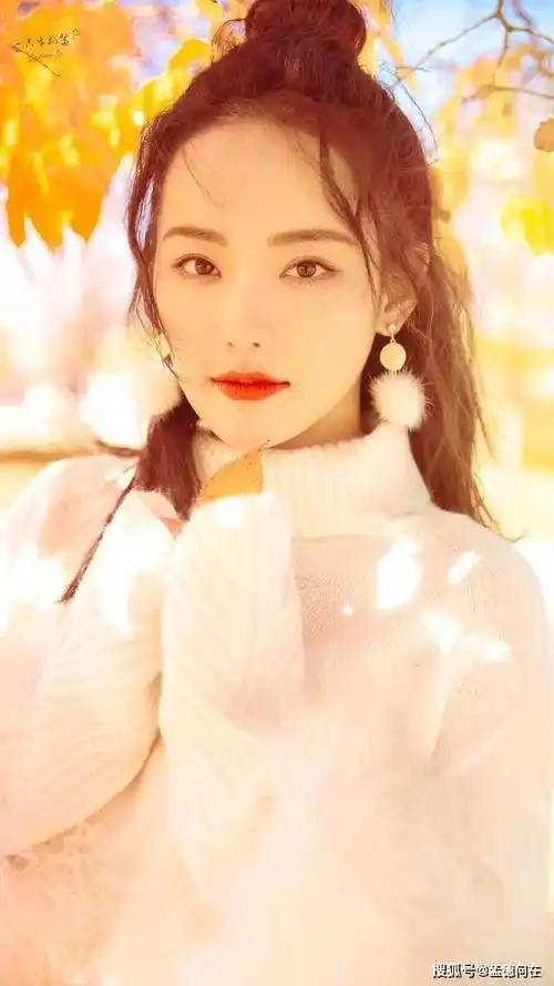 原创这谁顶得住嘛36岁张嘉倪身材饱满性感韵味十足