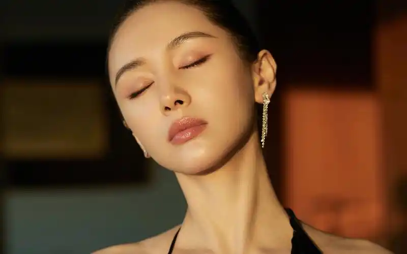 王子文性感优雅写真桌面壁纸