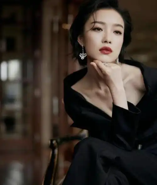 勾人魂魄的媚眼,回眸一笑即生百般妩媚,许多女生都向往拥有这样的眼睛