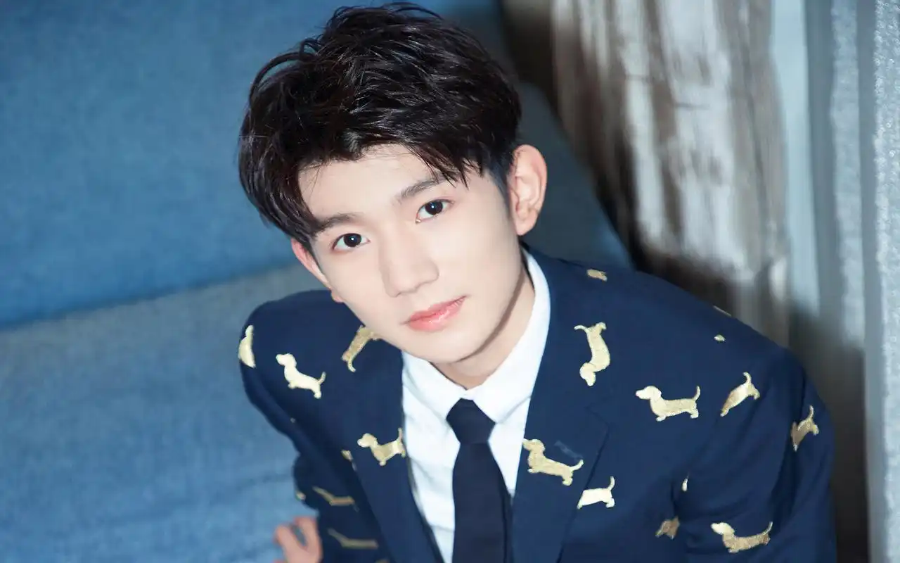 王源高清帅气写真图片桌面壁纸