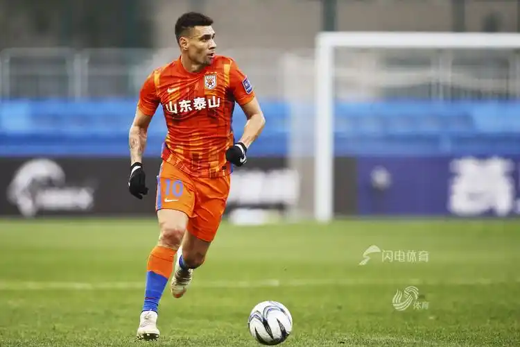 孙准浩轰世界波贾德松绝杀 山东泰山2-1战胜北京国安_山东鲁能_体育