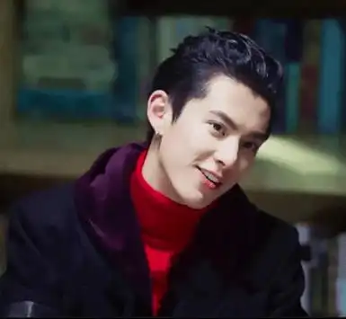 q,蔡徐坤揭王鹤棣短?3所以后辈们没事少抽烟,少睡粉,多健身吧!