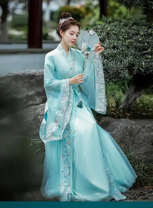 阿亨毕业成人礼汉服女小品古筝演出服学生古装改良汉服女古典中国风