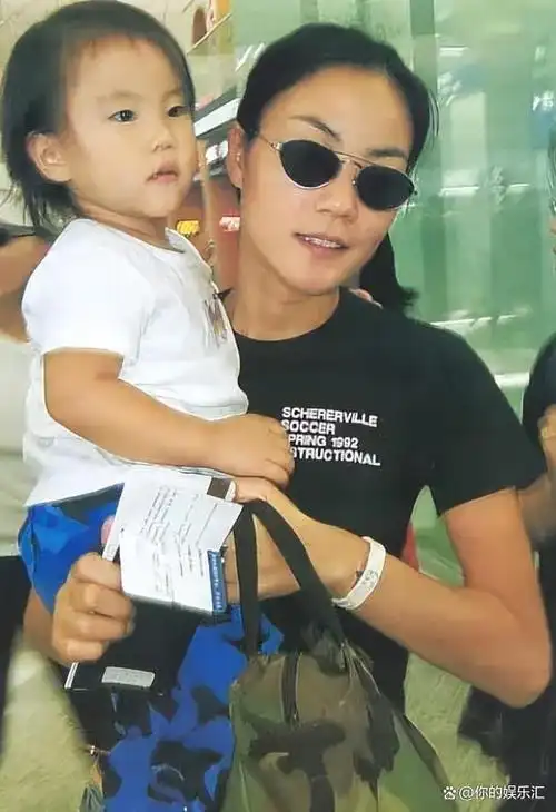 把两位前婆婆当成亲妈离婚后依然如同闺蜜王菲的格局不一般