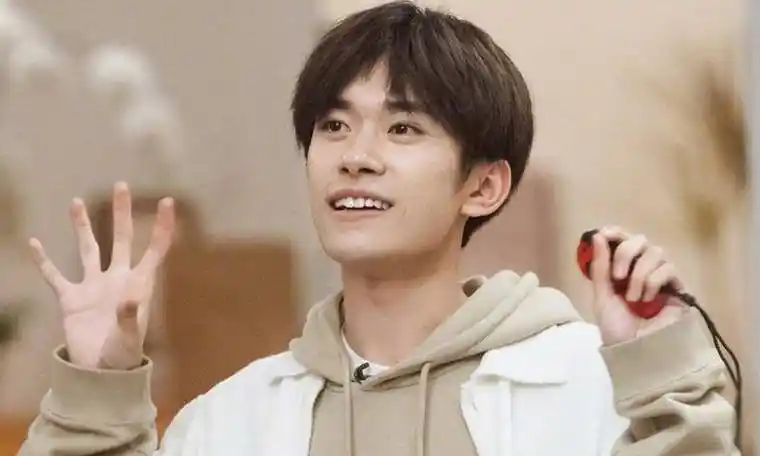 原创易烊千玺三次流泪被摄像头捕捉到你见过几次呢