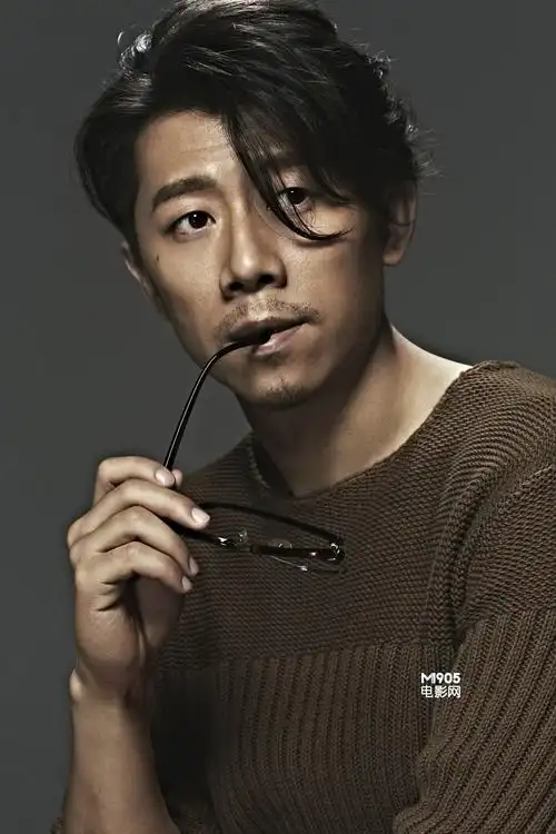 夏雨化身文艺随性暖男 复古不羁显艺术家习气_明星写真_图集_电影网