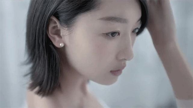 周冬雨气质美女眼神gif动图_动态图_表情包下载_soogif